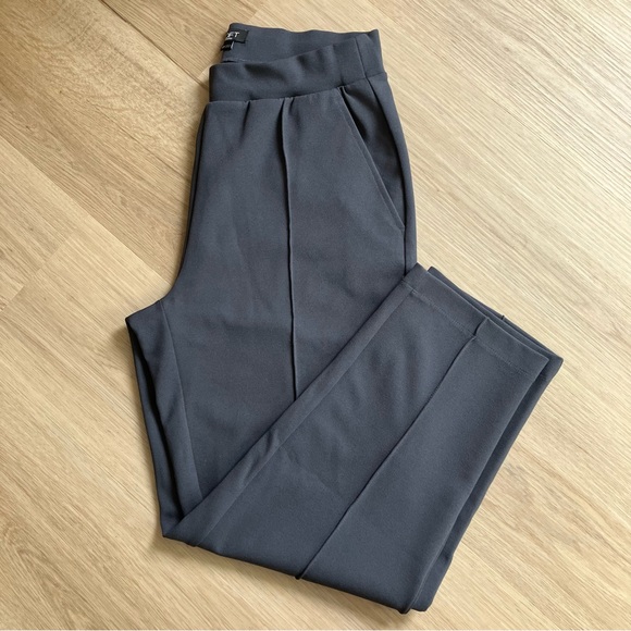 Loft Gray Pull on Straight Pants. Gray. XSP. - Picture 1 of 4